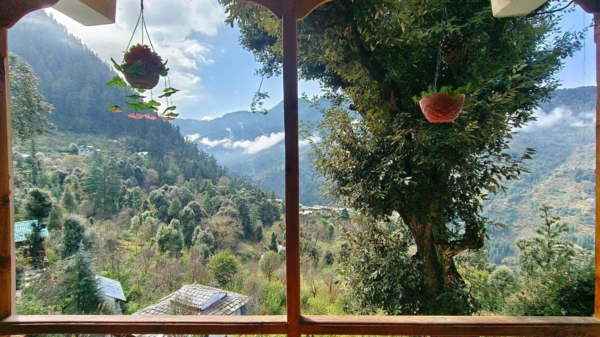 Mozo Inn&Cafe Jibhi Banjār Zewnętrze zdjęcie